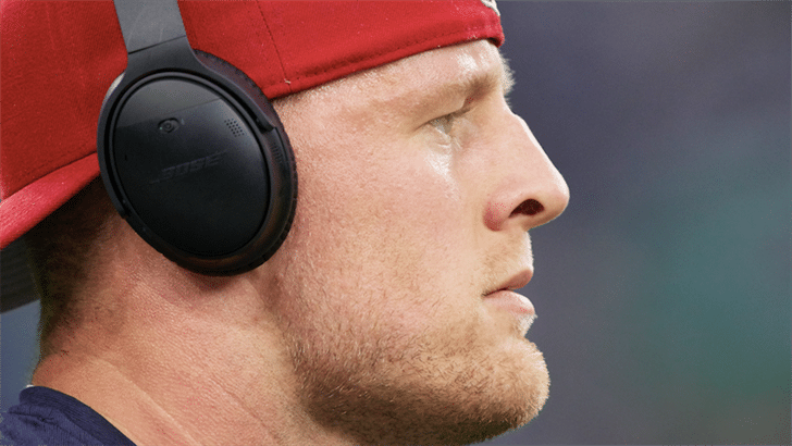 Cardinals' JJ Watt emotional during standing ovation in final game