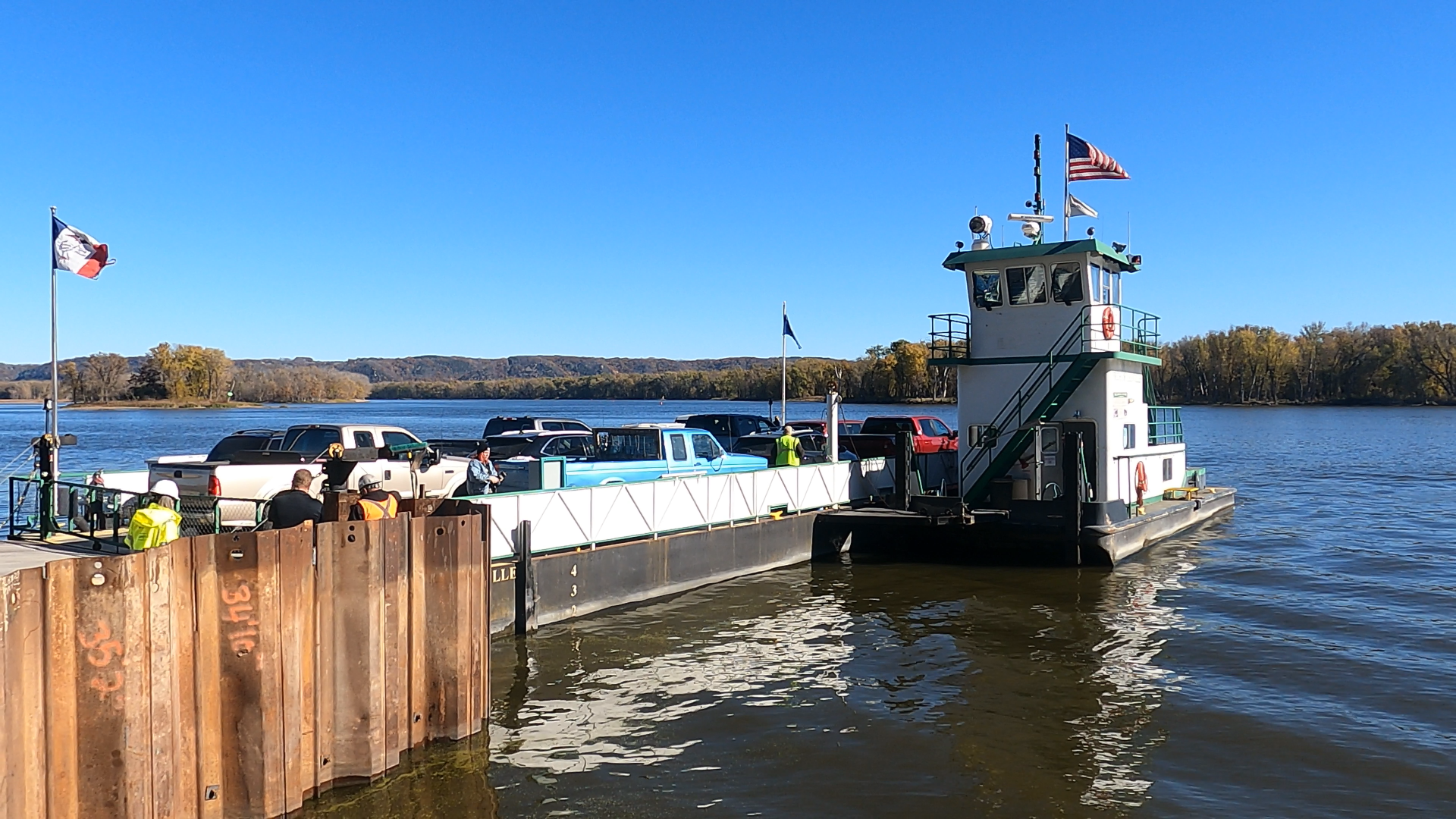 Cassville car ferry begins service between Crawford County and Lansing ...