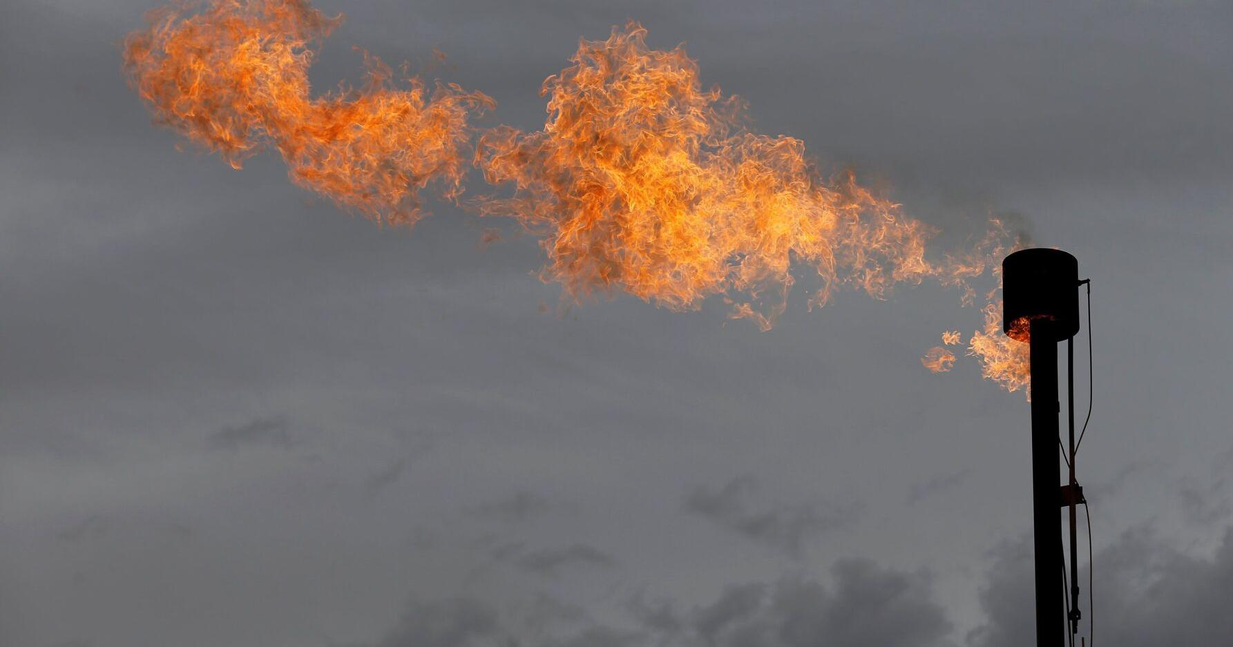US announces rule to slash powerful planet-warming methane by nearly 80% from oil and gas - Vimarsana News