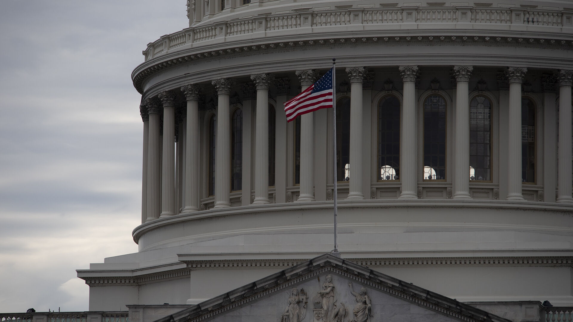 Tulsi Gabbard And 2 GOP Senators Among Those Testifying At GOP-led ...