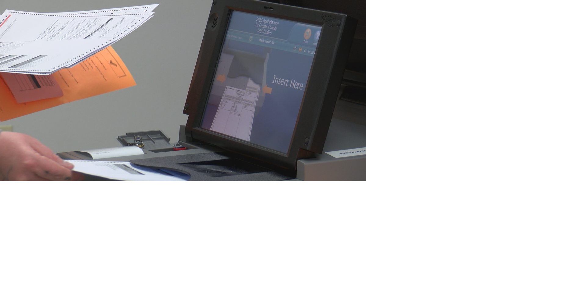 Holmen tests electronic voting scanners ahead of election day | Coulee ...