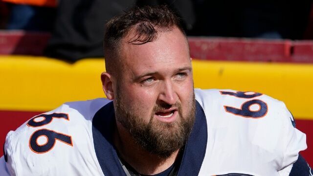 Vikings sign offensive guard Risner