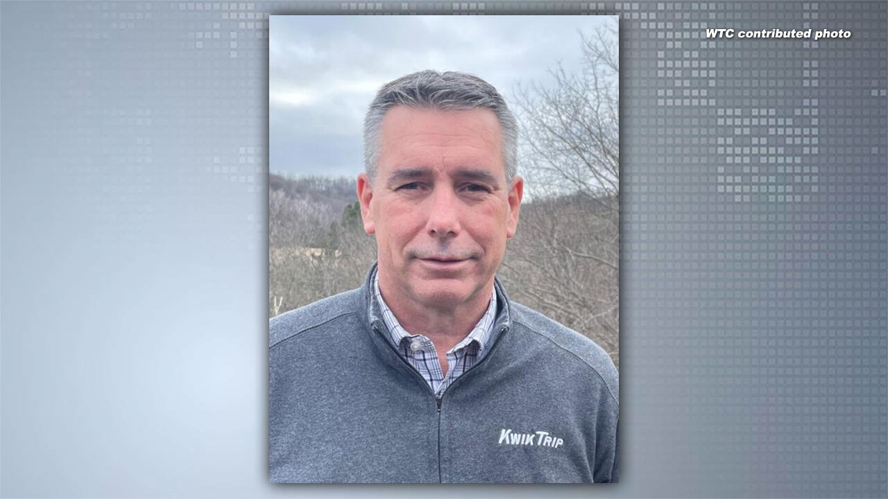 WTC Alumni Association names Colbert as 2022 Distinguished Alumnus | News |  wxow.com