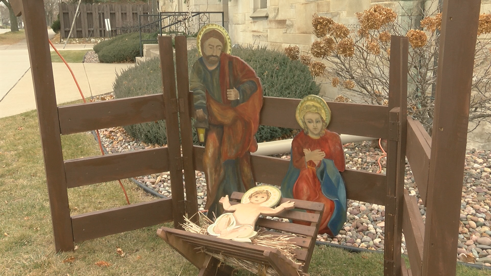 A Simple Display Capturing The Essence Of Christmas | News | Wxow.com