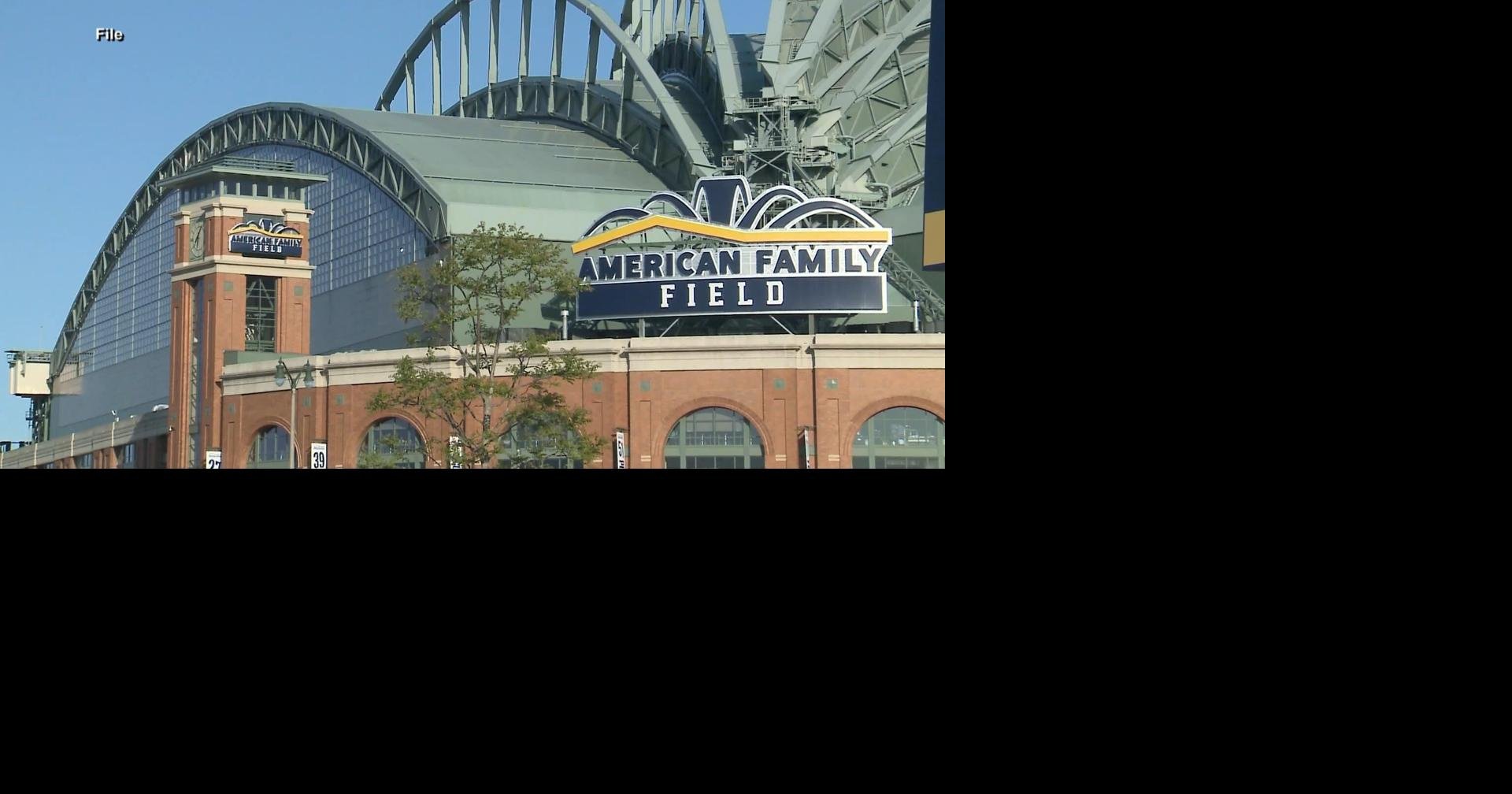 Brewers submit plan to allow fans in American Family Field for