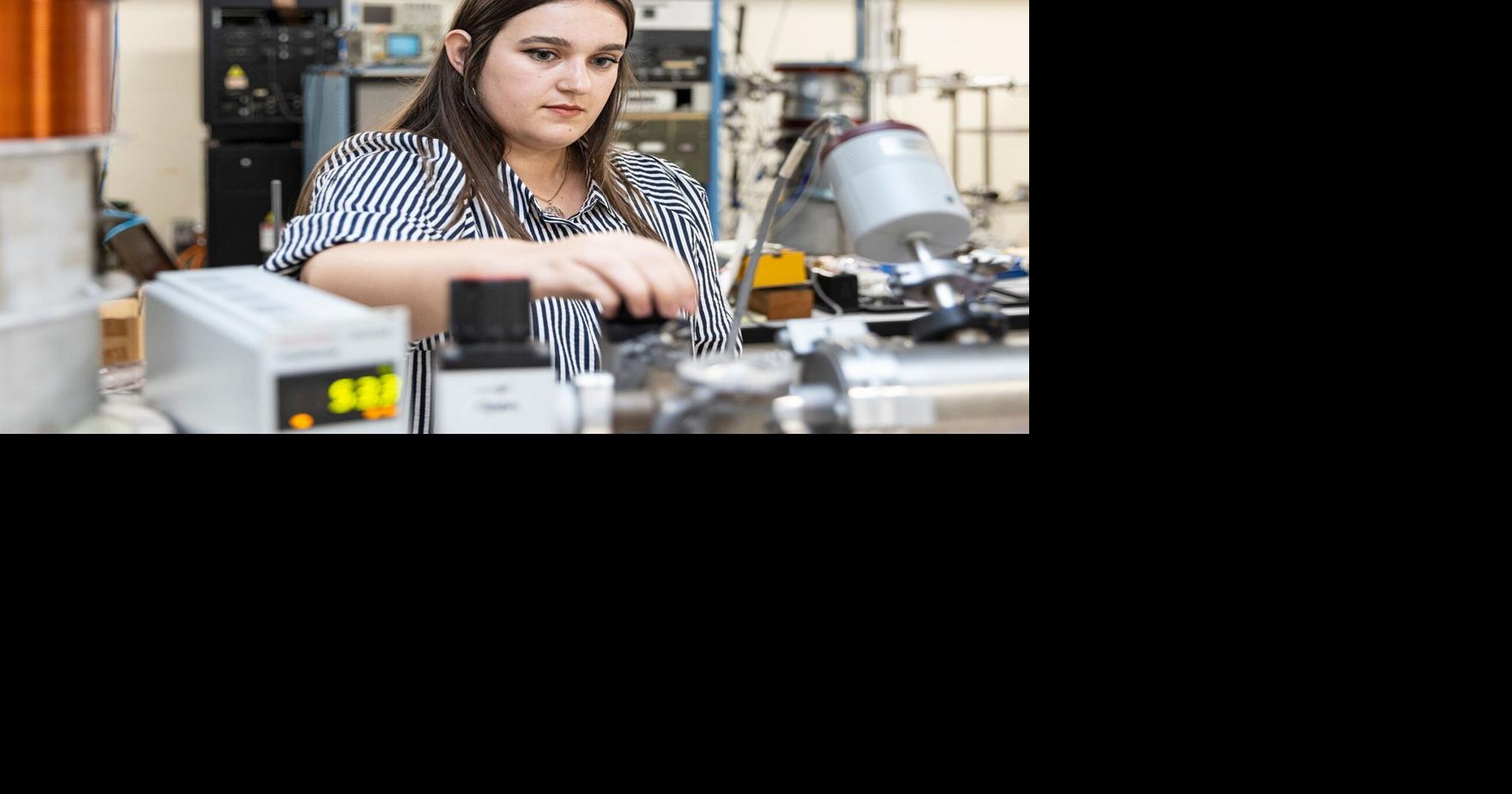 Student makes cosmic dust in a lab, shining a light on the origin of life