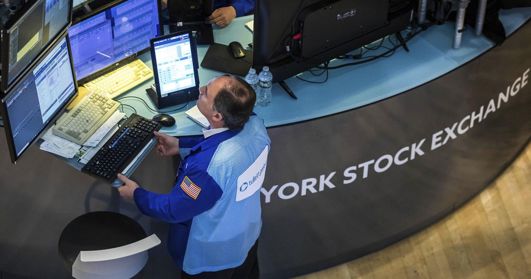 Dow tumbles on recession fears. So much for a Santa Claus rally - Vimarsana News