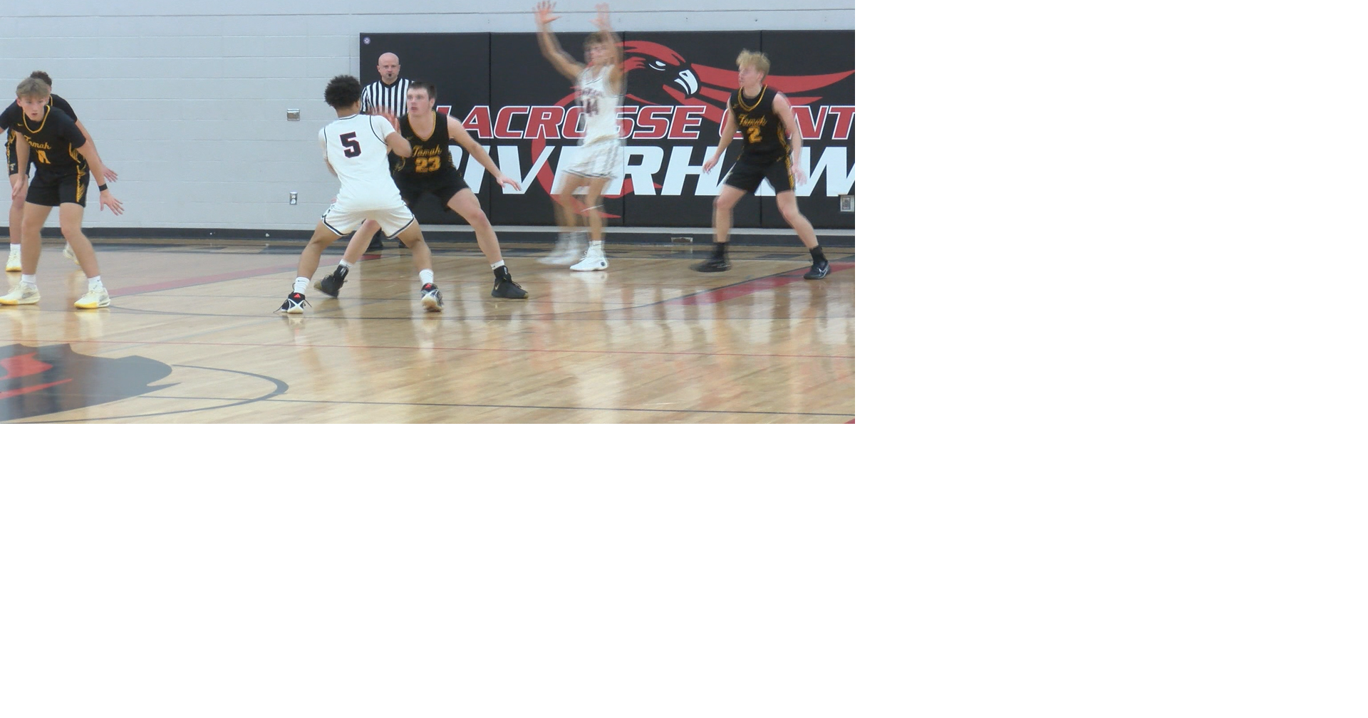 Big first half leads to big win for Central | Sports | wxow.com