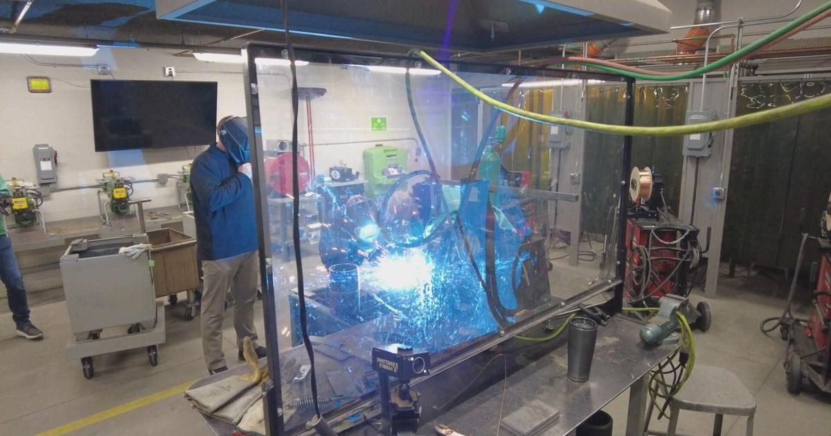 High school students see work future at Western Technical College's