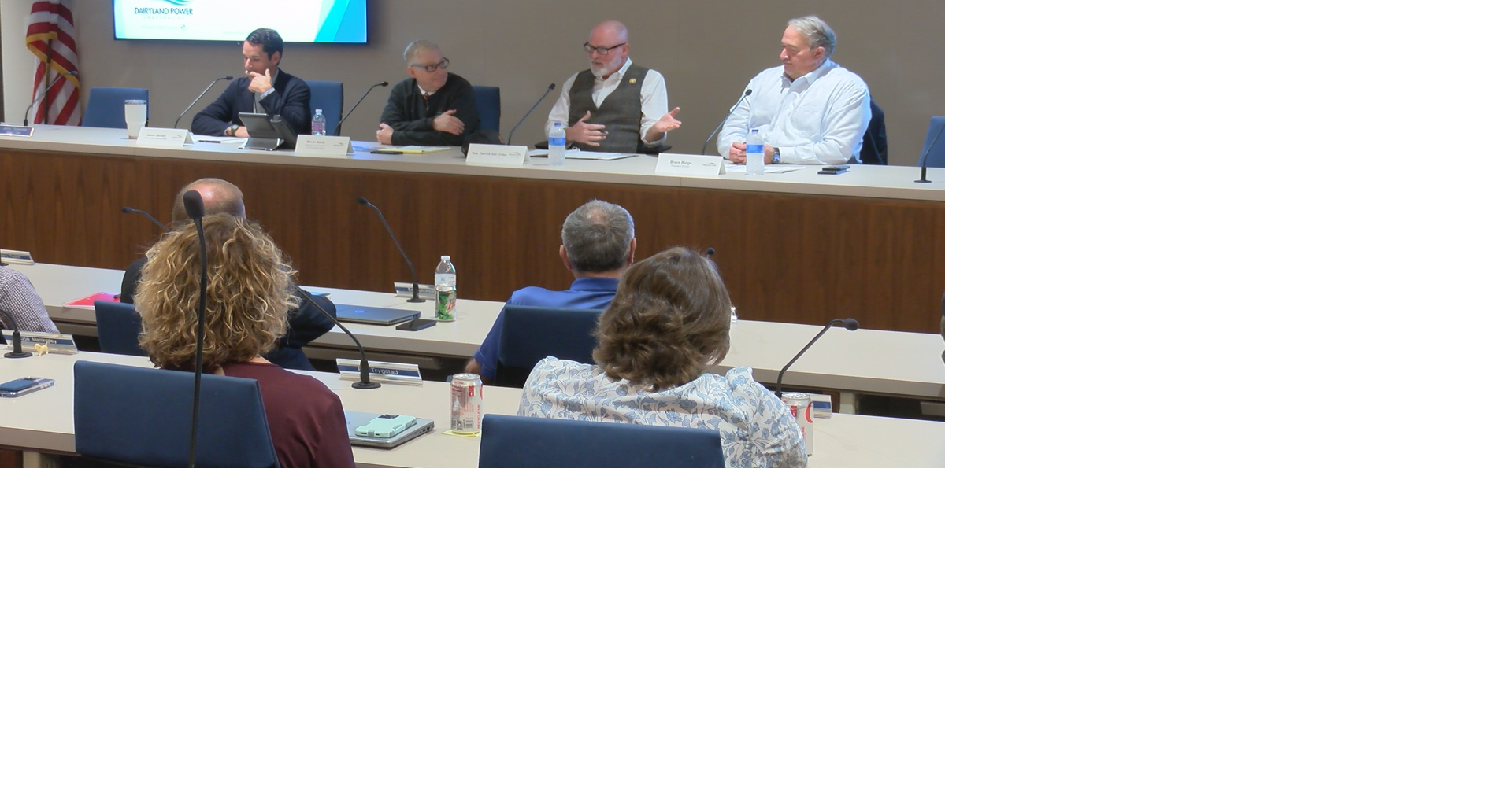 Van Orden attends Nuclear Energy Roundtable | News | wxow.com