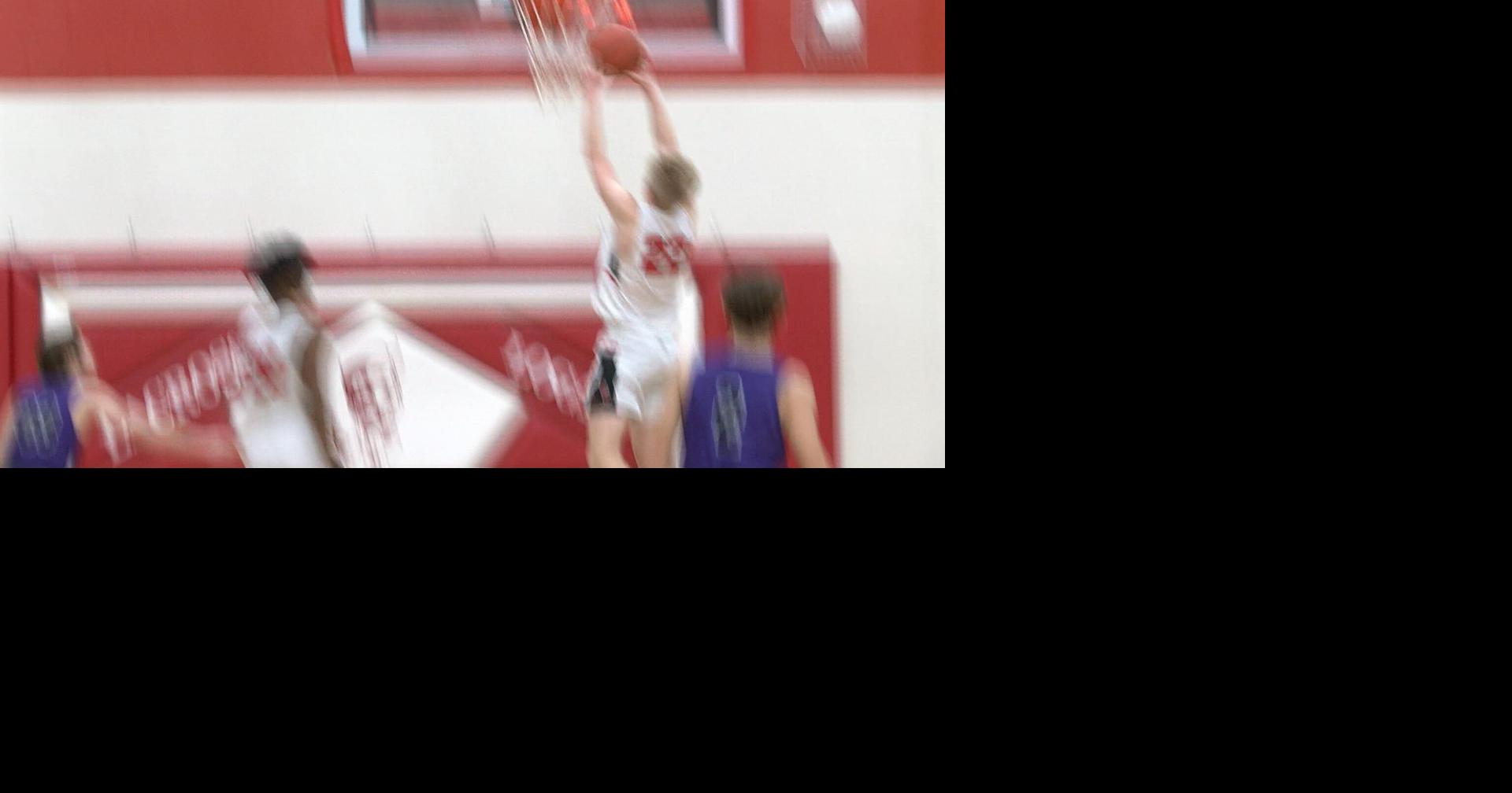 Central boys basketball back in the sectional finals | Sports | wxow.com