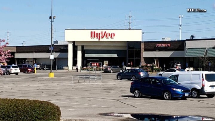 Hy-Vee adding two full-service Twin Cities stores this year