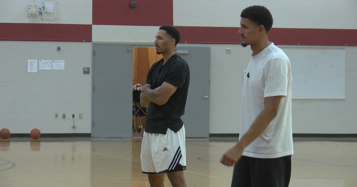 Davis brothers spread their knowledge while looking ahead