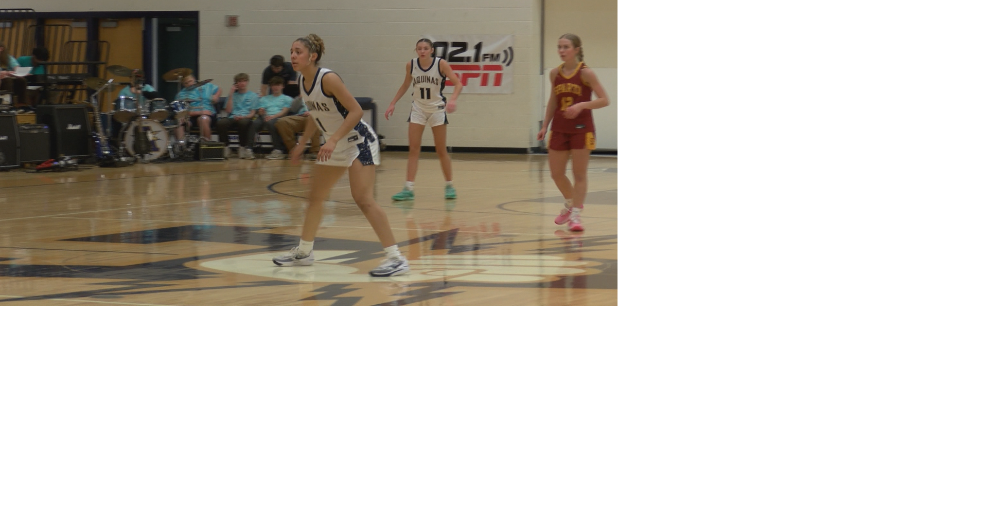 Davis, Murphy lead Aquinas to another MVC win | Sports | wxow.com
