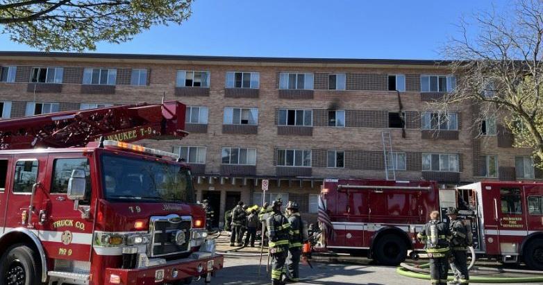 5 dead, hundreds displaced by Milwaukee apartment building fire ...