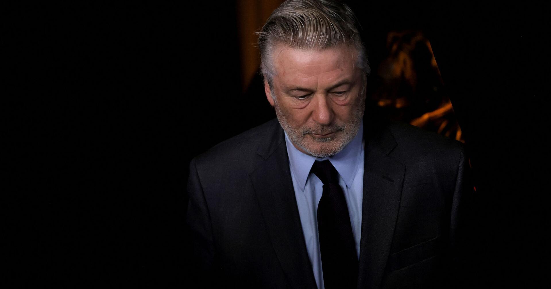 Special prosecutor in 'Rust' case drops firearm enhancement charge against Alec Baldwin - Vimarsana News