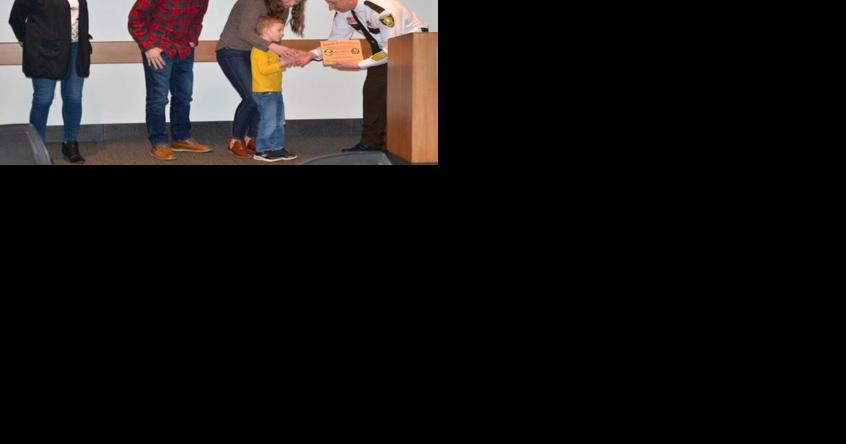 4-year-old boy given award for helping save his mother's life during a medical emergency - Vimarsana News