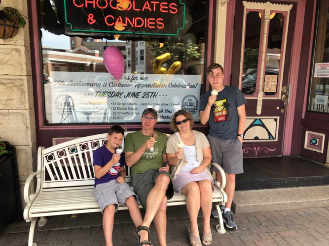 Pearl Street Ice Cream Parlor celebrates 25 years News
