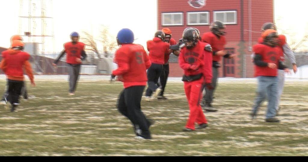 Spring Grove sends their football team off in style Spring Grove High