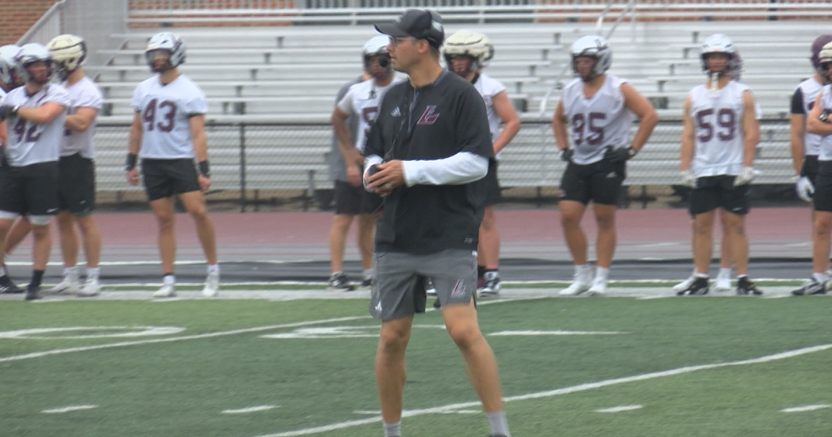 Zweifel sets the tone at UWL's first practice