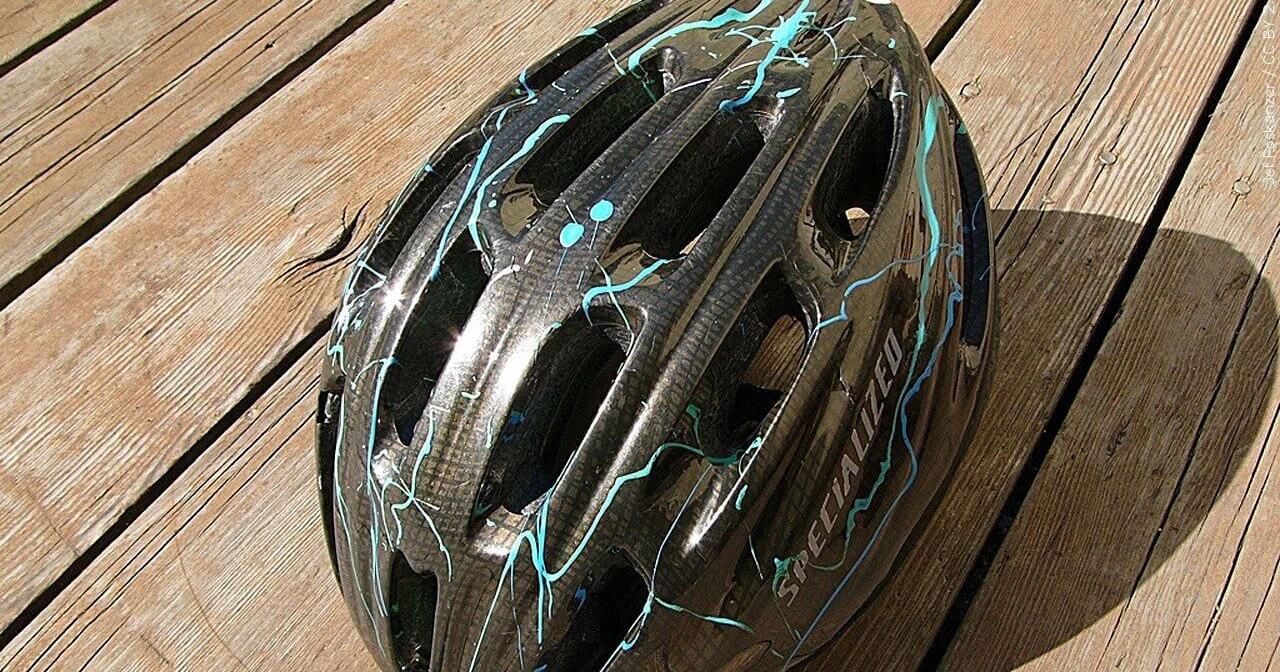 Doctors encourage cyclists to wear a helmet for safety - Vimarsana News