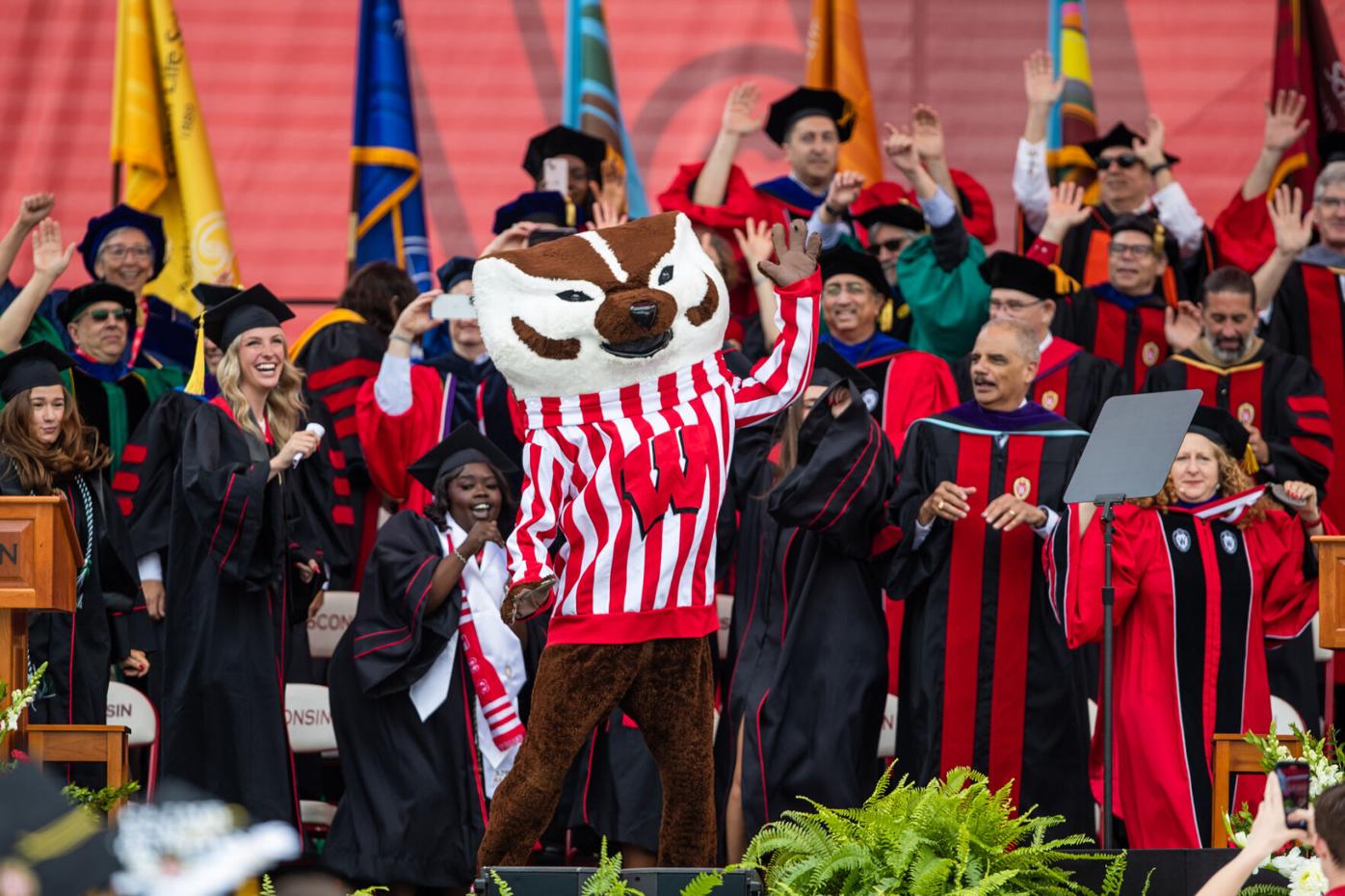 UW-Madison's 'Jump Around' nominated for Best College Sports Tradition |  News 19 Daybreak | wxow.com