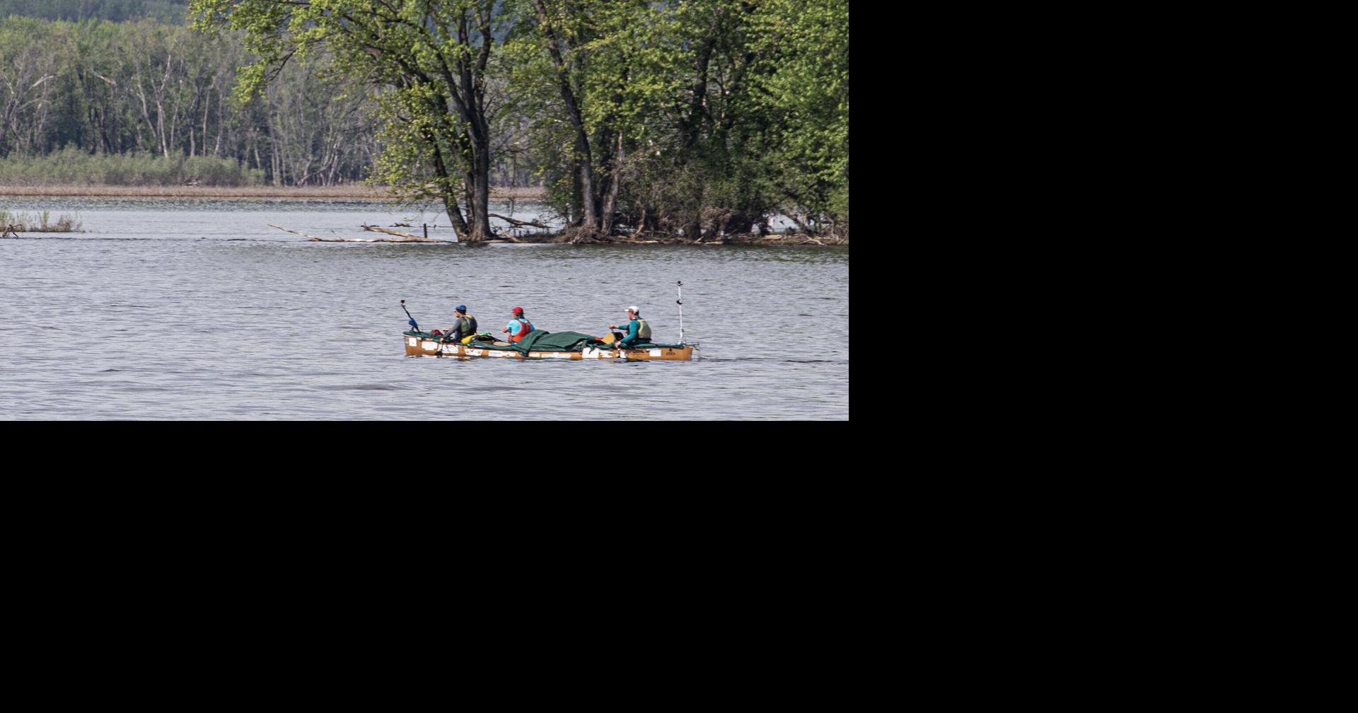 Canoeists set new world record down Mississippi River