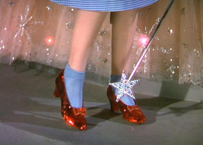 Mindre end hul terrasse Minnesota man indicted over theft of ruby slippers from 'The Wizard of Oz'  | Crime and Courts | wxow.com