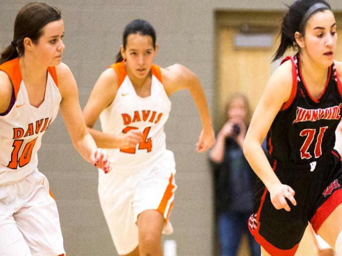 Local Report Defense Sparks Davis Girls Basketball To Third Straight Victory Davis Yakimaherald Com