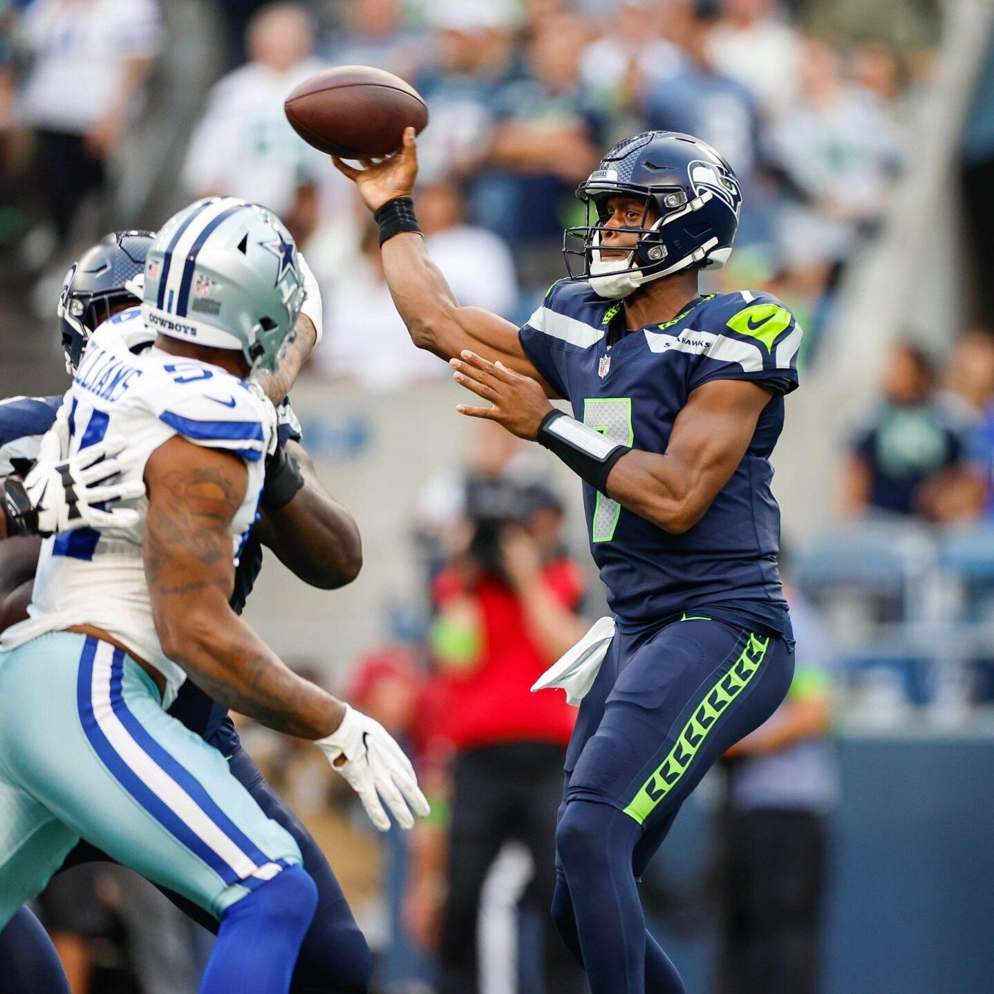 Photos: Seahawks greet Cowboys in preseason