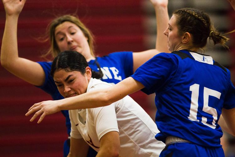 PHOTOS Yakima Valley College vs. Lane Community College women's