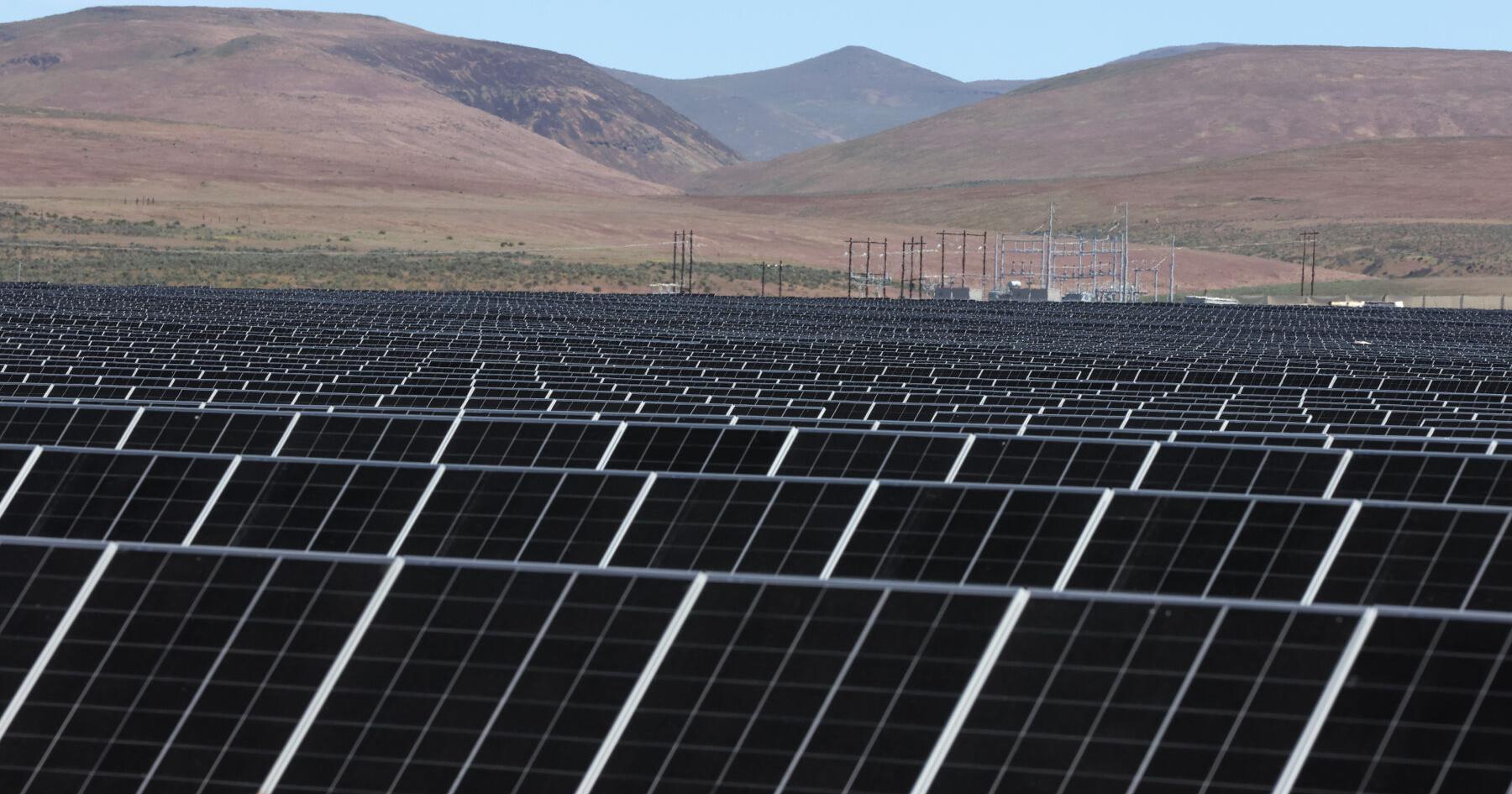 Construction on solar power project near Moxee is ahead of schedule - Vimarsana News