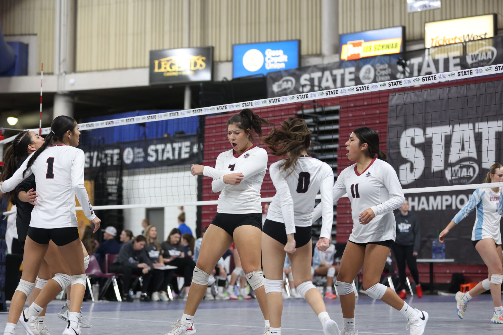 PHOTOS: State volleyball in the SunDome | Prep Sports | yakimaherald.com