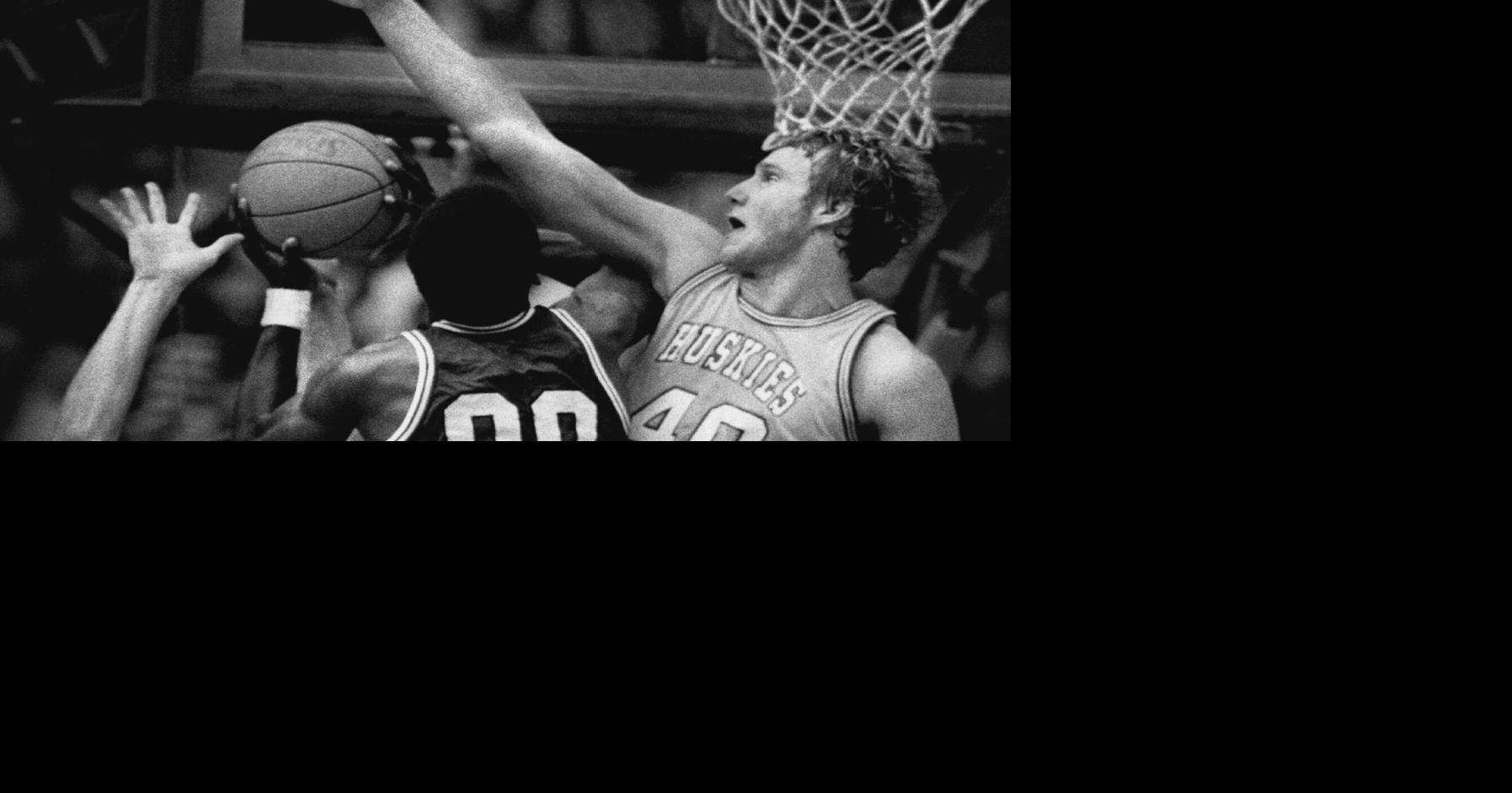 Washington Husky men to honor Christian Welp during game vs. Ohio State