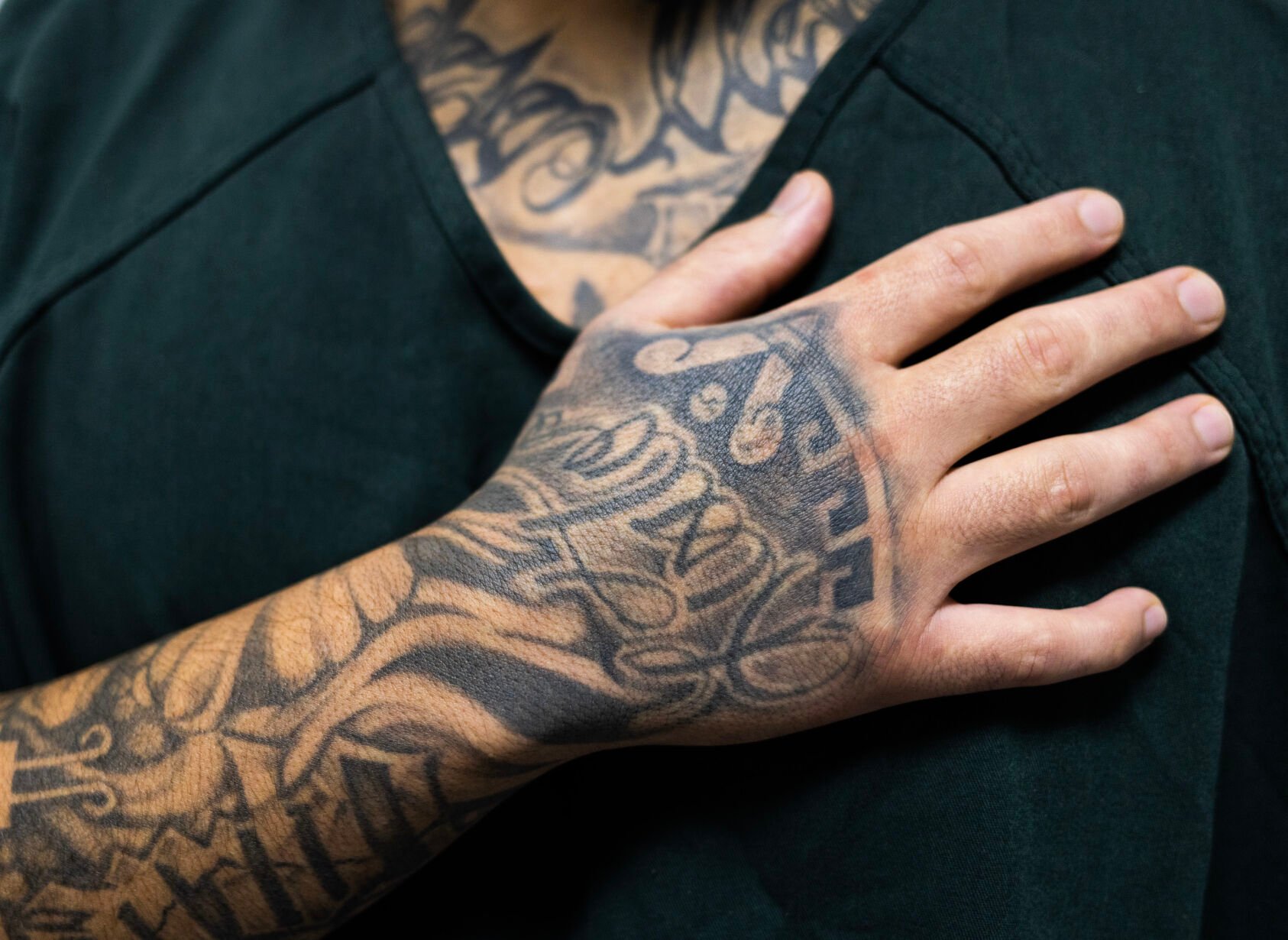 Removing gang tattoos may reduce violence and offer a brighter future -  Interesting Engineering
