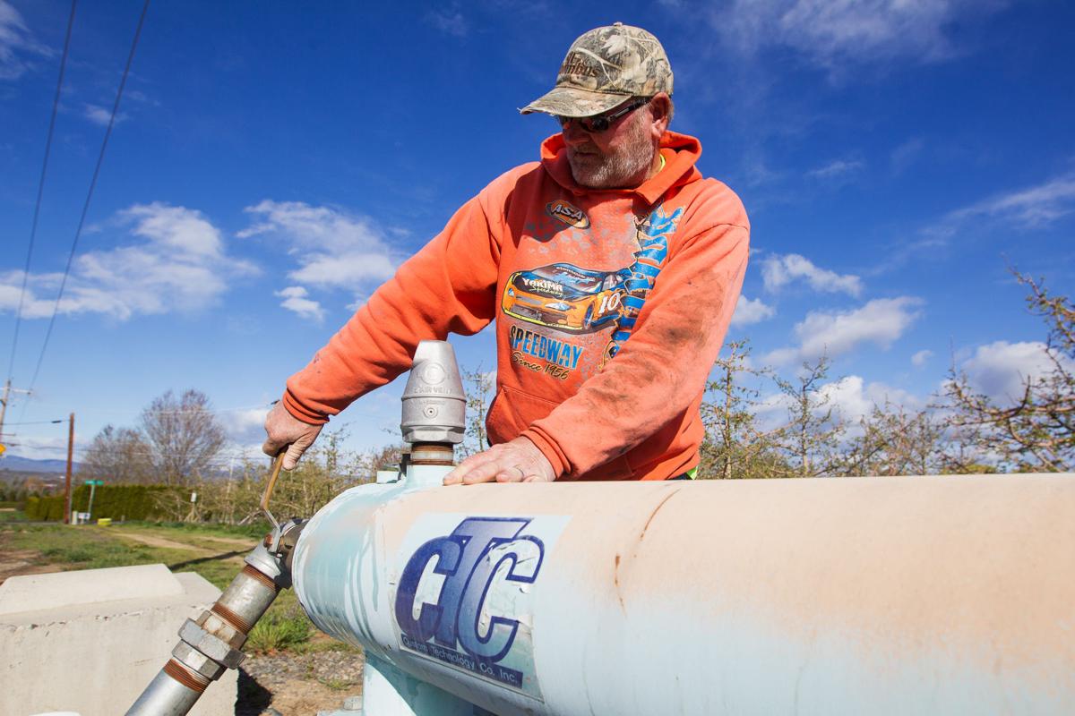 Ditch riders keep water flowing in Yakima Valley's irrigation systems