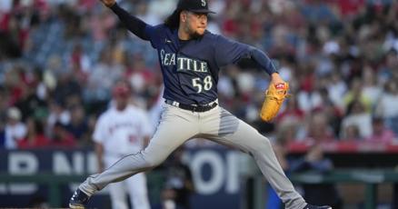 Julio Rodriguezs big night sparks offensive outburst in Mariners 97 win over Angels Julio Rodriguezs big night sparks offensive outburst in Mariners 97 win over Angels