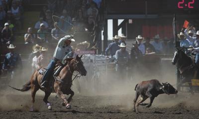 Ellensburg S Minor Brothers Win Round 6 Of Team Roping At Nfr Professional Sports Yakimaherald Com