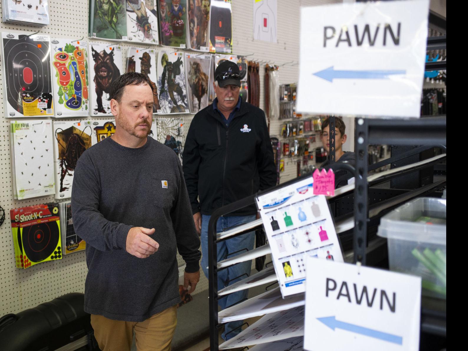 Pawnbrokers Are Seeing More Buyers Fewer Borrowers As Pandemic Continues Local Yakimaherald Com