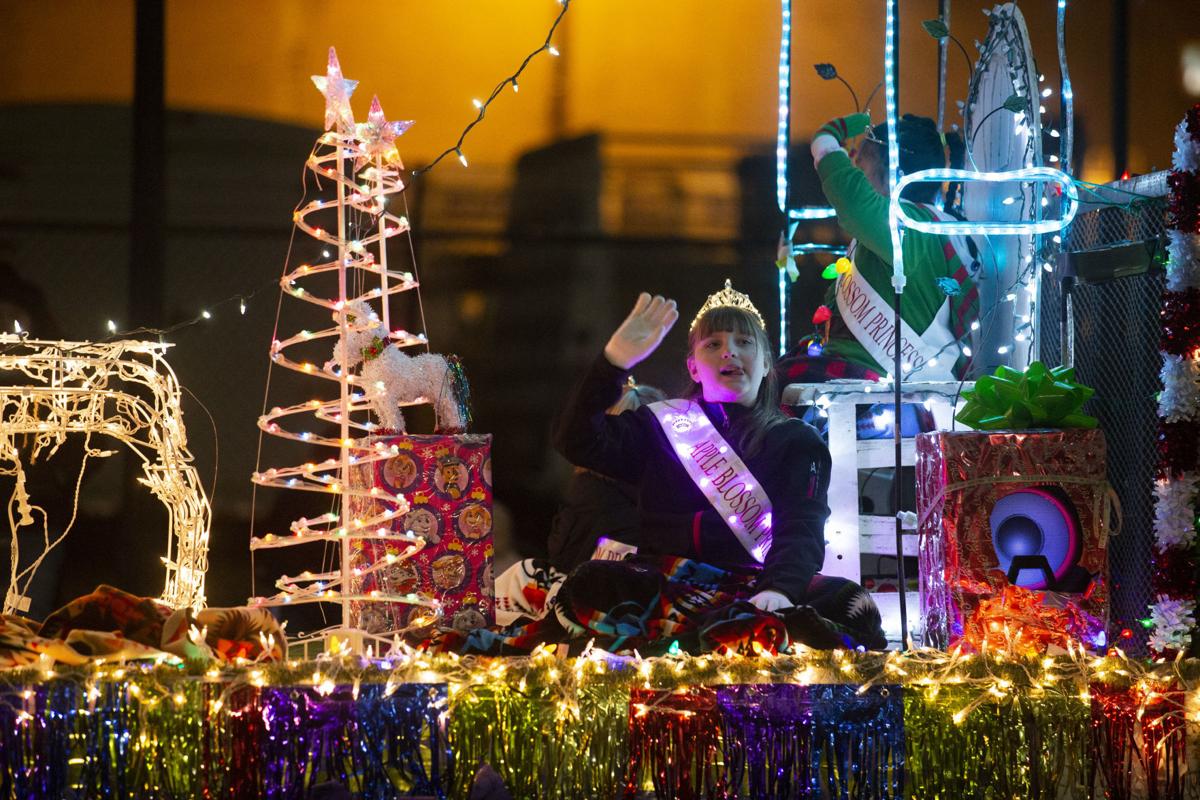 Photos Yakima Lighted Christmas Parade Local