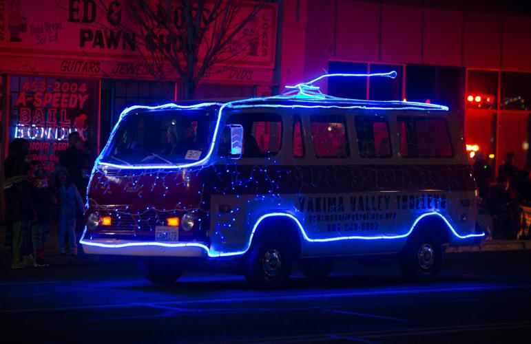 Photos Yakima Lighted Christmas Parade Local