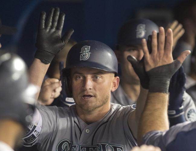 Kyle Seager leads bash as Mariners bury Blue Jays, 9-3, Mariners
