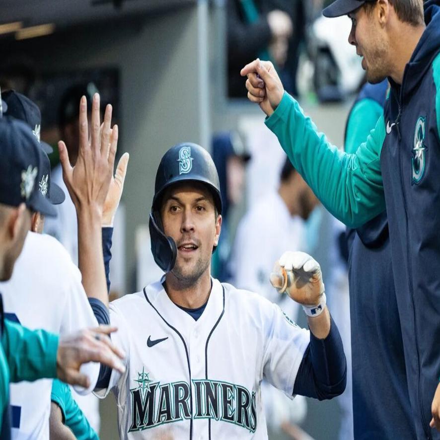 Mariners rout Astros 11-1 behind timely hitting and Marco Gonzales' strong  outing in 2022 home opener
