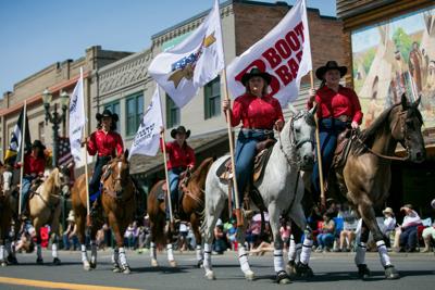 4th of july parade in toppenish yakima warriors