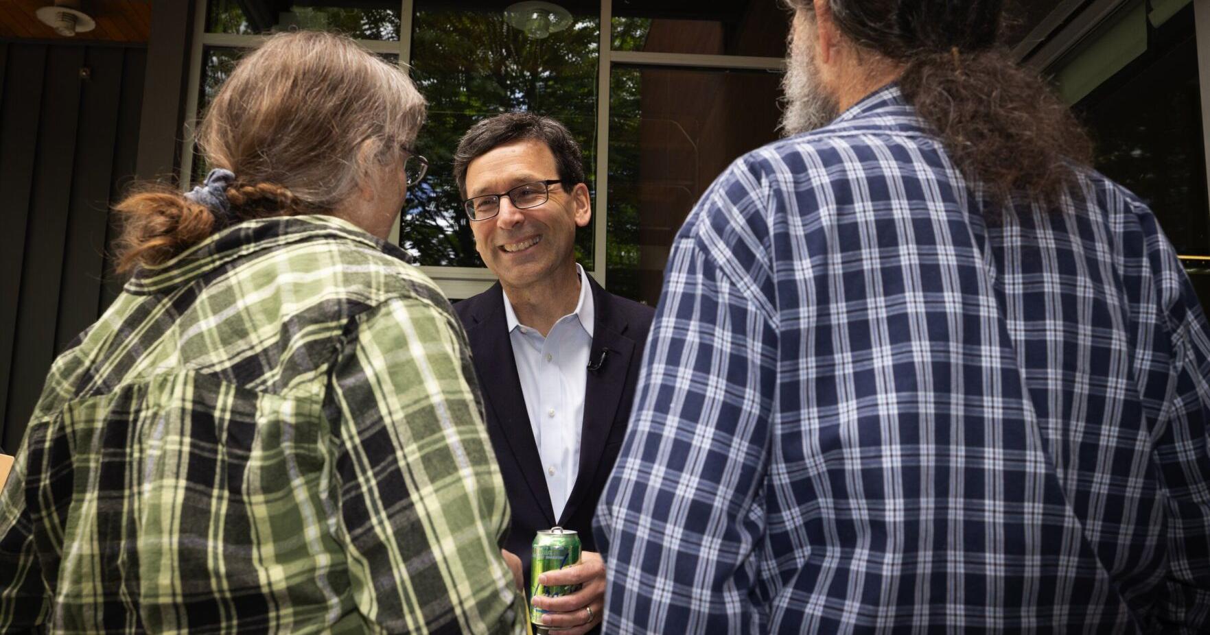At shrimp feed fundraiser, Ferguson says WA governor's race will be close | Northwest - Vimarsana News