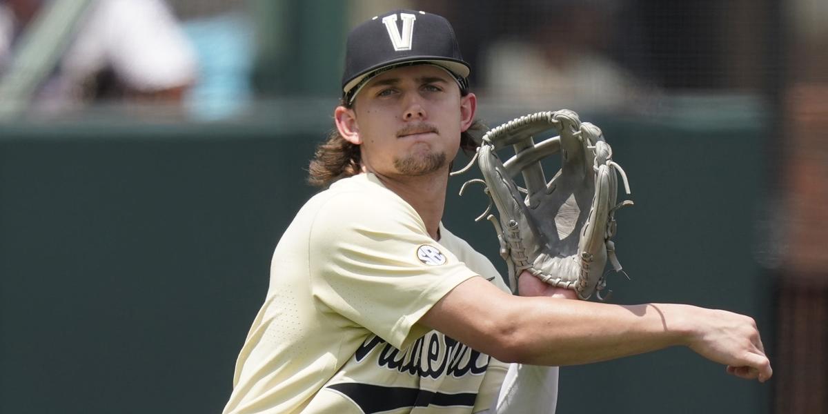 Selah's Carter Young, Davis grad Henry Gargus open College World Series play | College Sports | yakimaherald.com