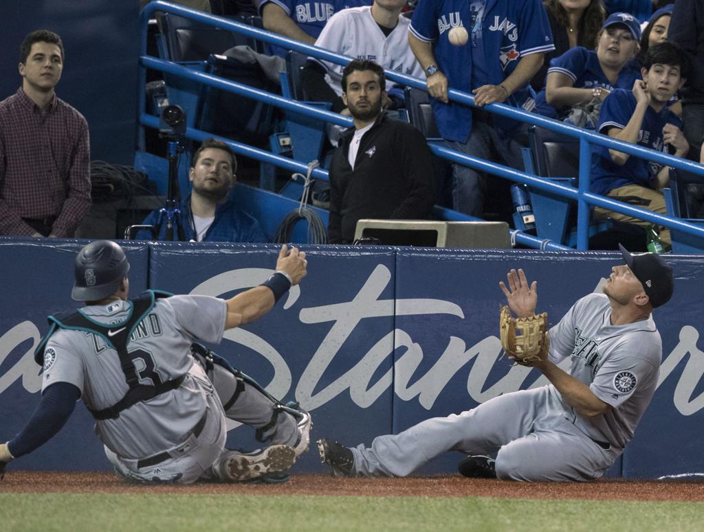 Kyle Seager leads bash as Mariners bury Blue Jays, 9-3