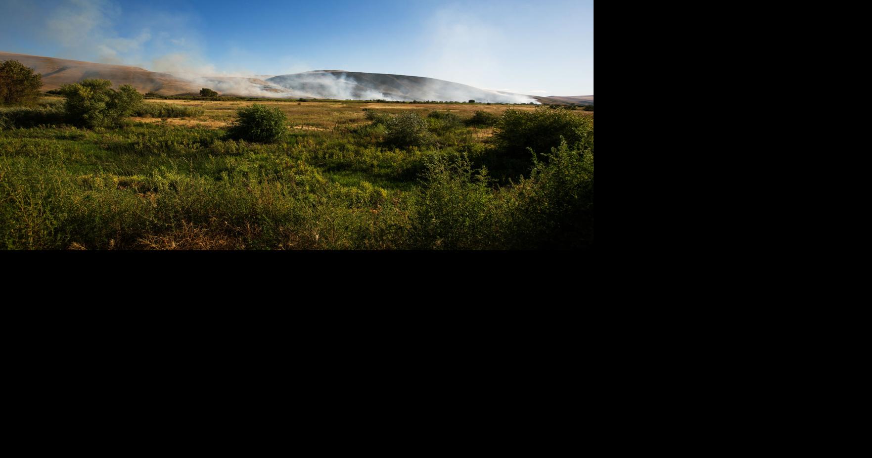 Photos: Crews battle brush fire on Toppenish Ridge | News Photos ...