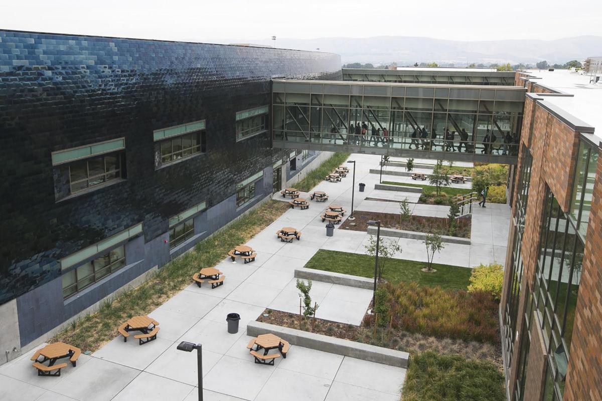 Yakima School District Reaches 1 7 Million Settlement With Architects Over Ike S Blue Wall Education Yakimaherald Com