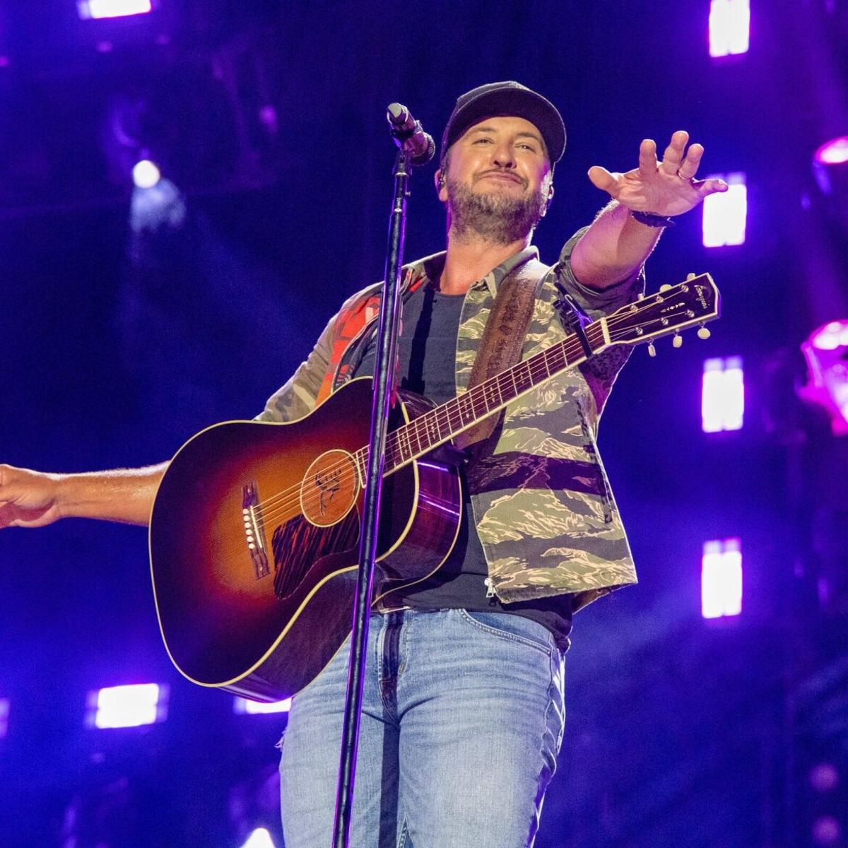 Luke Bryan postpones 2 WA concerts due to wildfires, country star says | Entertainment | yakimaherald.com